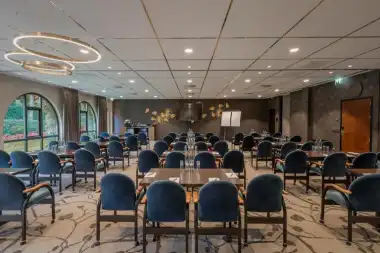 holland niederlande tagungshotel meeting incentivereise offsite tagungsraum plenum