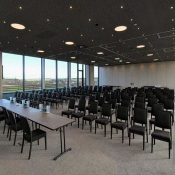 tagungshotel tagungshotels meeting seminar tagungsraum plenum tageslicht